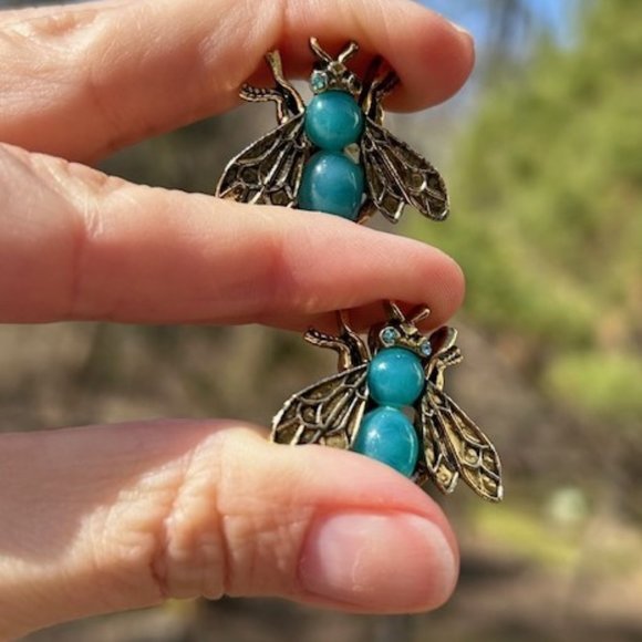 Jelly Belly Blue Agate Gold Tone Fly Brooches – 2 Lot - Picture 1 of 6